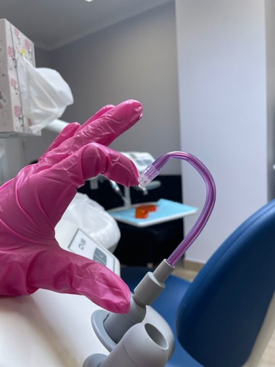 How Dental Assistants Choose Consumables for Daily Procedures
